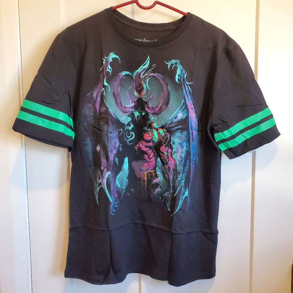 NWOT We Love Fine World of Warcraft Varsity Style Short Sleeve Shirt Large
